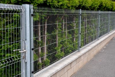 Iron Wire Fence Installation